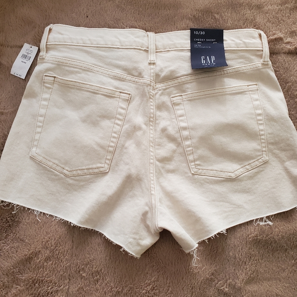 Gap High Rise Cheeky Shorts. NWT - Picture 2 of 2